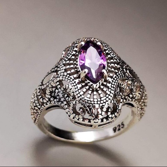 Vintage Antique Silver Amethyst Ring - Picture 2 of 9